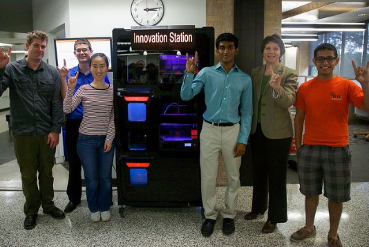 3d-printing-vending-machine-unveiled-on-university-of-texas-campus-5