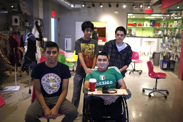 16-year-old-redesigns-wheelchair-with-classmates-3d-printing-10