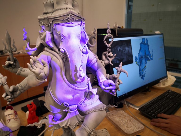 Read more about the article ประติมากรรม 4.0 กับ เทคโนโลยี 3D Scanner/Printer ตอน1/2 เครื่องสแกน 3มิติ