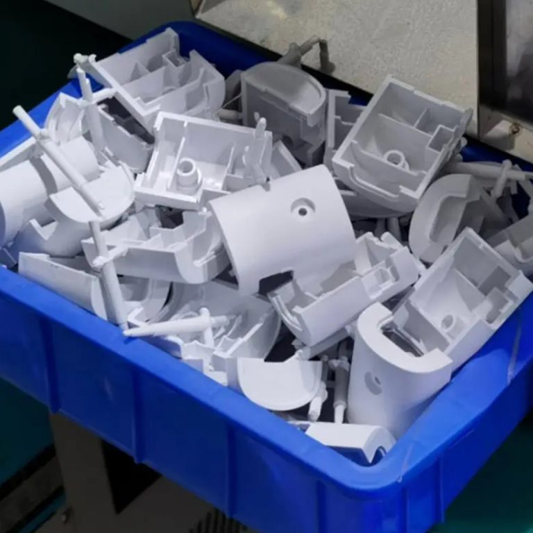Read more about the article 3D printer ทางเลือกสำหรับผู้ผลิตที่ต้องการงานต้นแบบ สำหรับการสั่งผลิตปริมาณที่น้อยและมาก