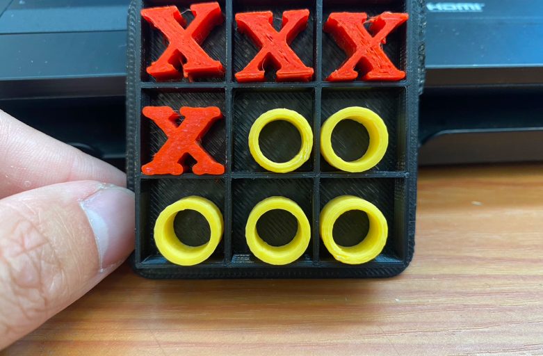 Tic-Tac Toe จาก เครื่อง printer 3D