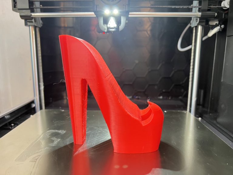 Read more about the article ที่วางโทรศัพท์สำหรับคนเฟียสๆด้วย3D Printer