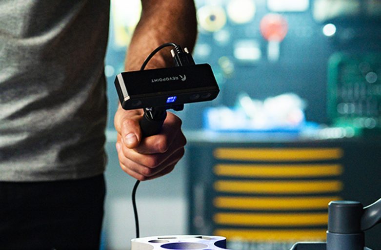 Revopoint’s MINI 3D Scanner Uses Blue Light เพื่อความแม่นยํา