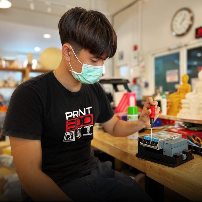 Read more about the article Drill Vise มือที่ 3 ผู้ช่วยจับอุปกรณ์ งานช่างด้วย 3D Printer FDM